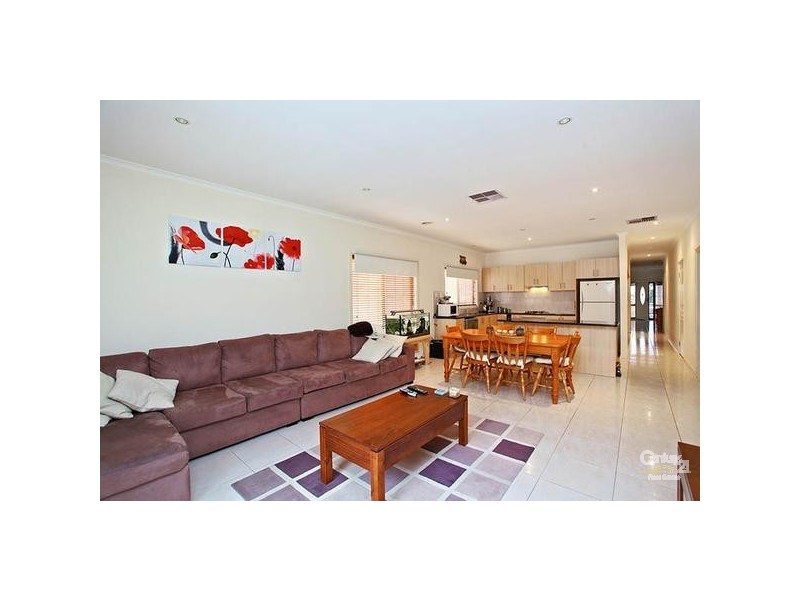 14 Mareeba Way, Craigieburn VIC 3064