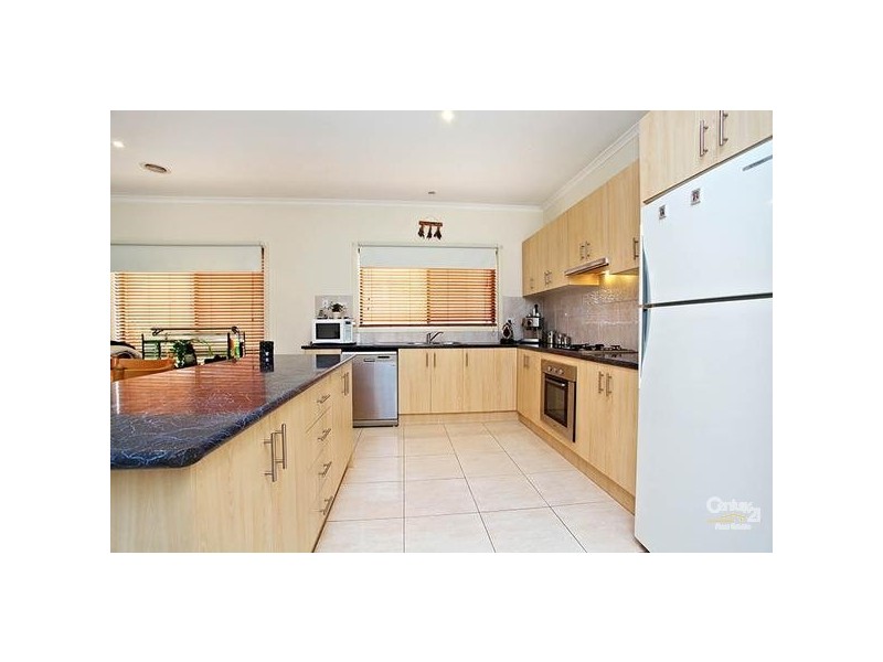 14 Mareeba Way, Craigieburn VIC 3064