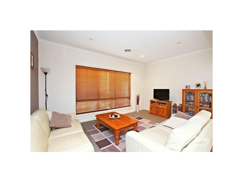 14 Mareeba Way, Craigieburn VIC 3064