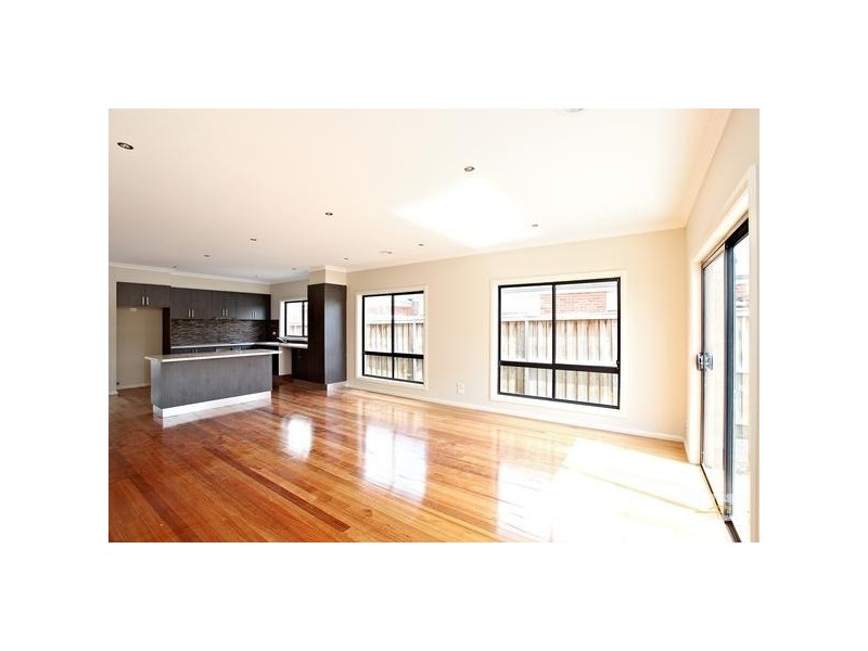 8 Bower Way, Doreen VIC 3754