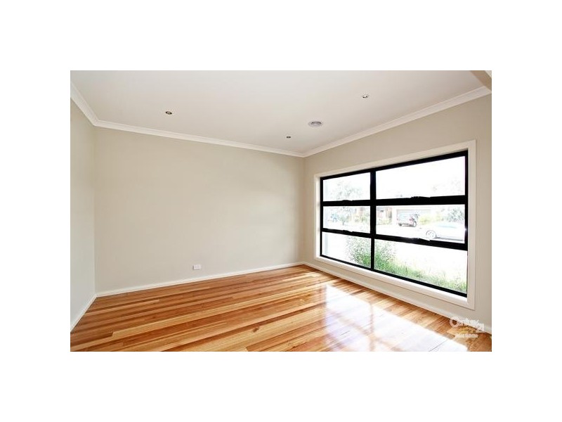 8 Bower Way, Doreen VIC 3754