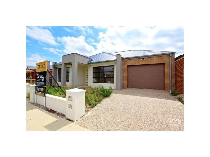 8 Bower Way, Doreen VIC 3754