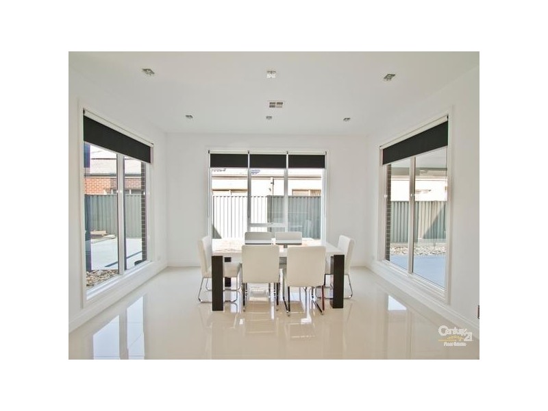 33 Corringa Way, Craigieburn VIC 3064