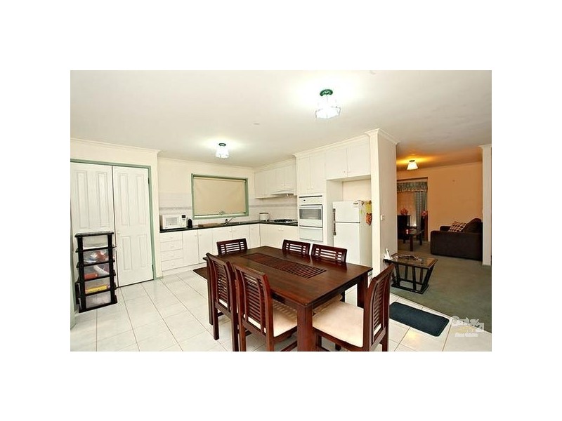 45 Lincolne Crescent, Roxburgh Park VIC 3064