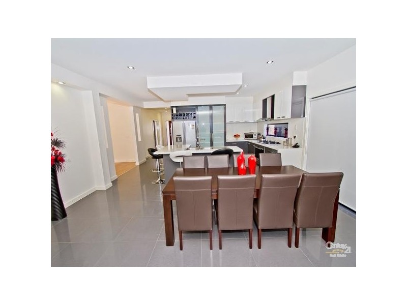 9 Westbury Parkway, Roxburgh Park VIC 3064