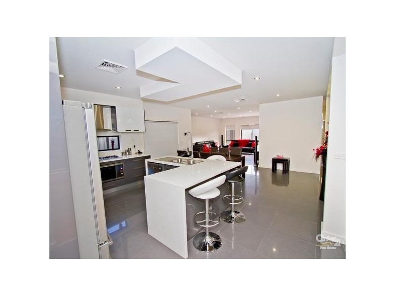 9 Westbury Parkway, Roxburgh Park VIC 3064