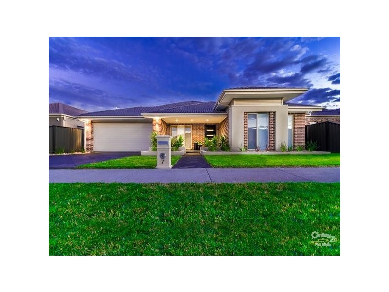 7 Markham Court, Roxburgh Park VIC 3064