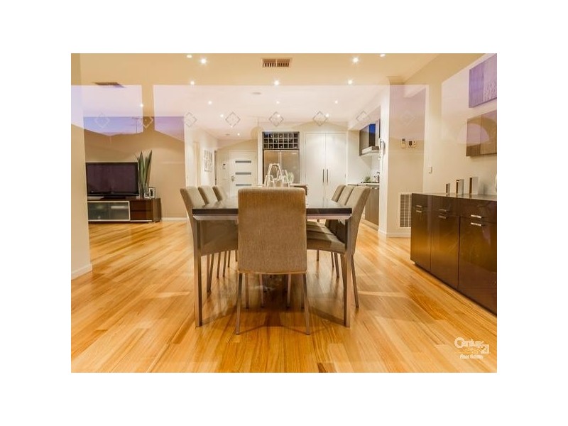 7 Markham Court, Roxburgh Park VIC 3064