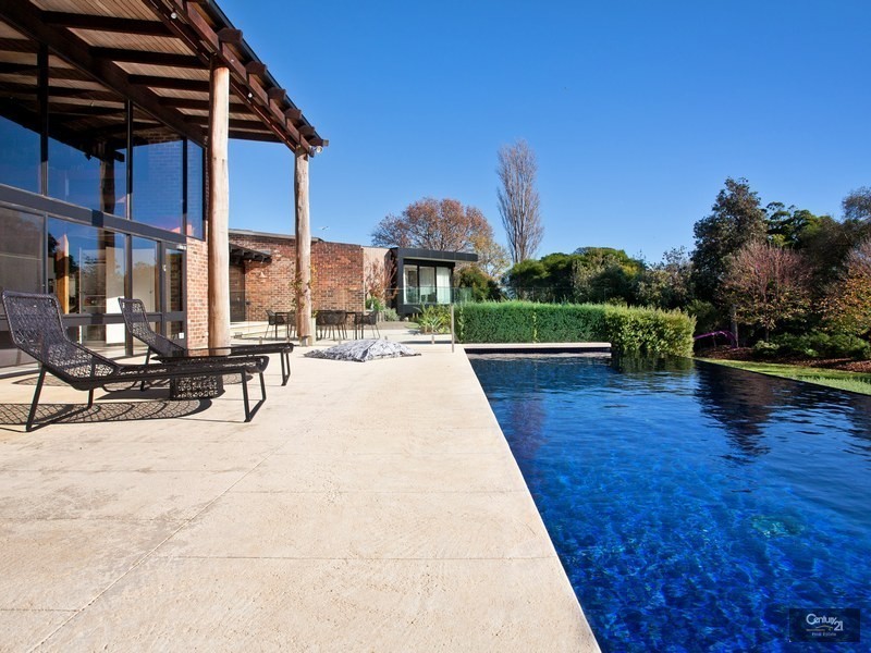 5 Orchard Lane, Mount Eliza VIC 3930