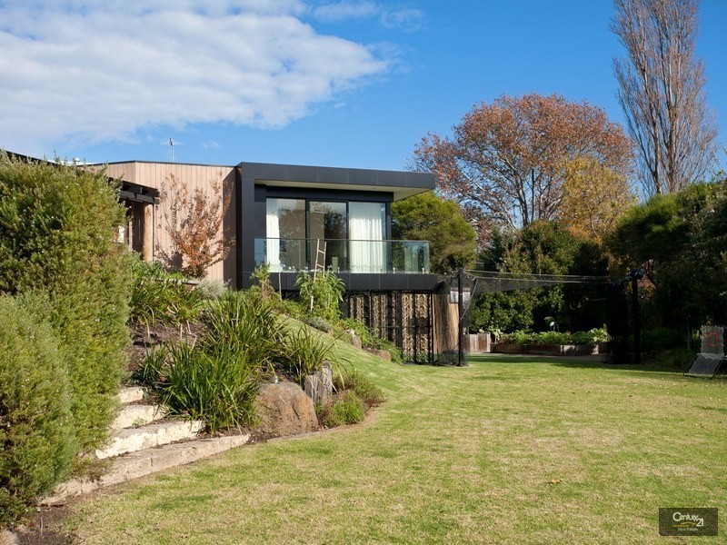 5 Orchard Lane, Mount Eliza VIC 3930