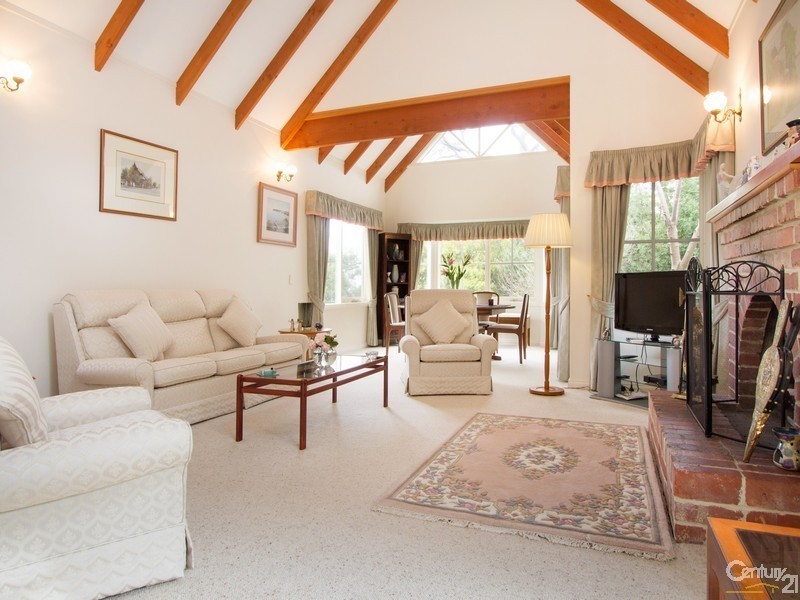 58-60 Eumeralla Grove, Mount Eliza VIC 3930