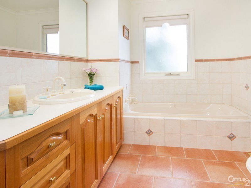 58-60 Eumeralla Grove, Mount Eliza VIC 3930