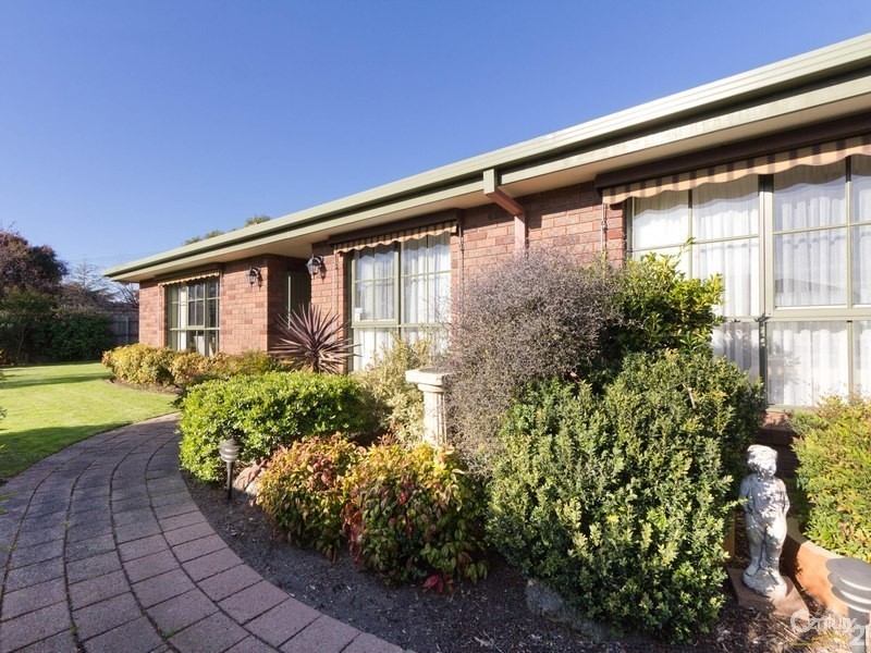 21 Ti Tree Grove, Mornington VIC 3931