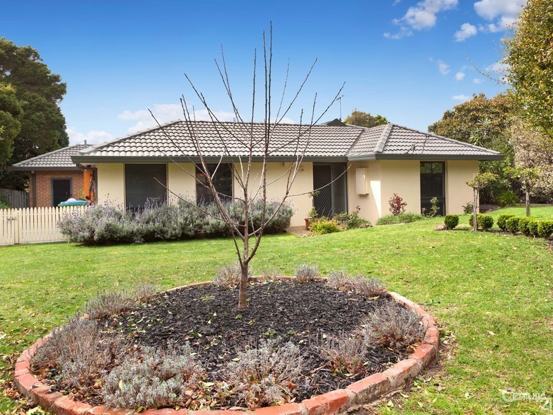 27 Koetong Parade, Mount Eliza VIC 3930