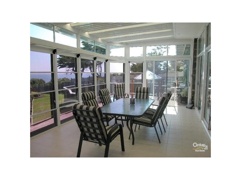 33 Glen Shian Crescent, Mount Eliza VIC 3930