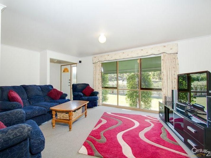 106 Clarendon Drive, Somerville VIC 3912