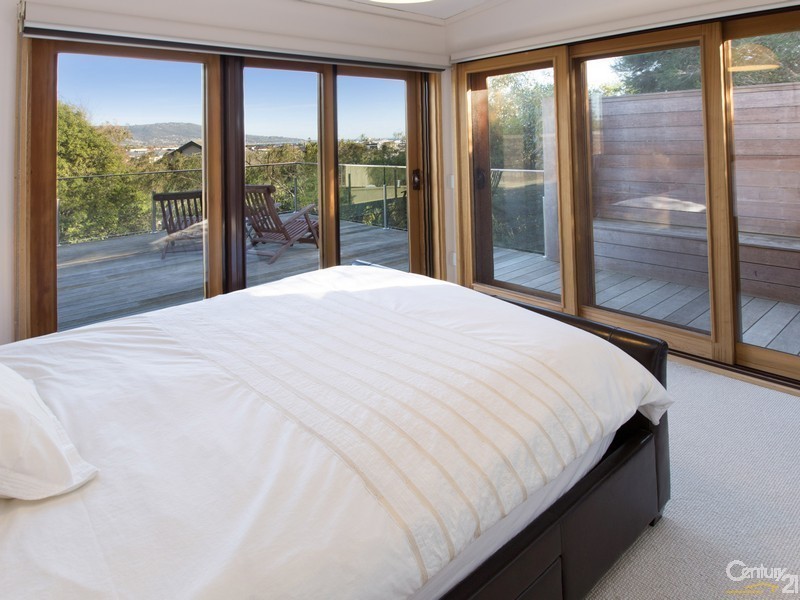 2 Omuna Court, Safety Beach VIC 3936