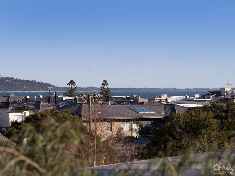 2 Omuna Court, Safety Beach VIC 3936