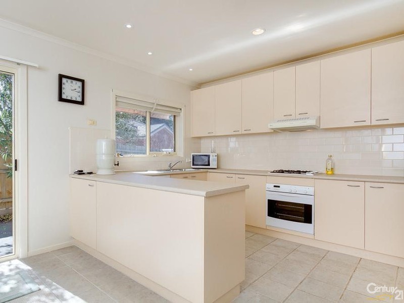 2/10 Macdonald Grove, Mornington VIC 3931