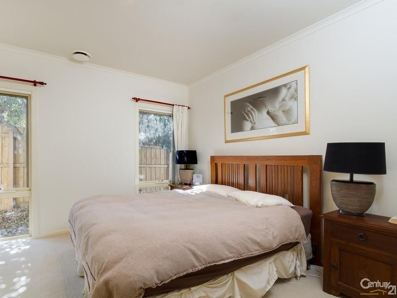 2/10 Macdonald Grove, Mornington VIC 3931