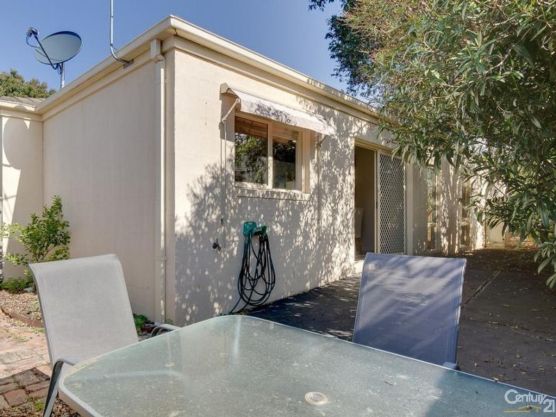 2/10 Macdonald Grove, Mornington VIC 3931