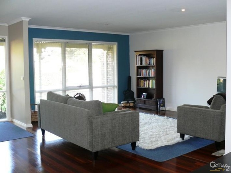 16 Layton Crescent, Mount Martha VIC 3934