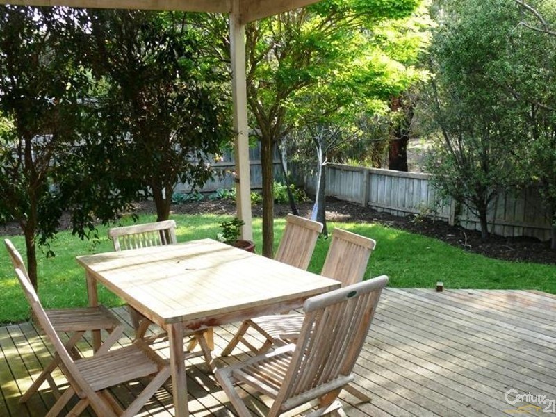 16 Layton Crescent, Mount Martha VIC 3934