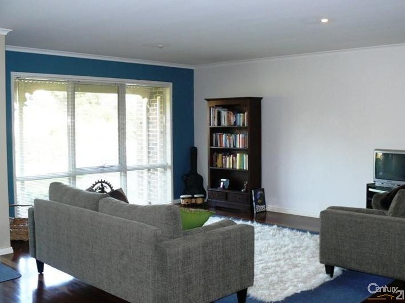 16 Layton Crescent, Mornington VIC 3931