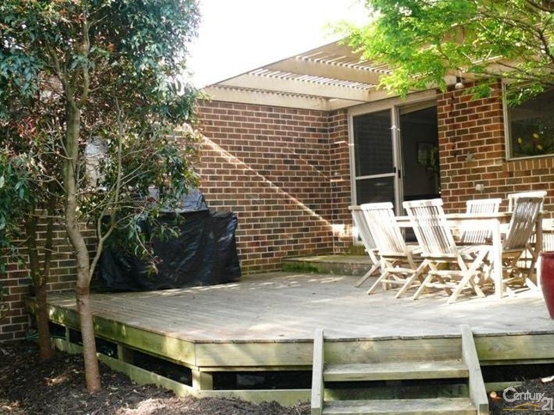 16 Layton Crescent, Mornington VIC 3931