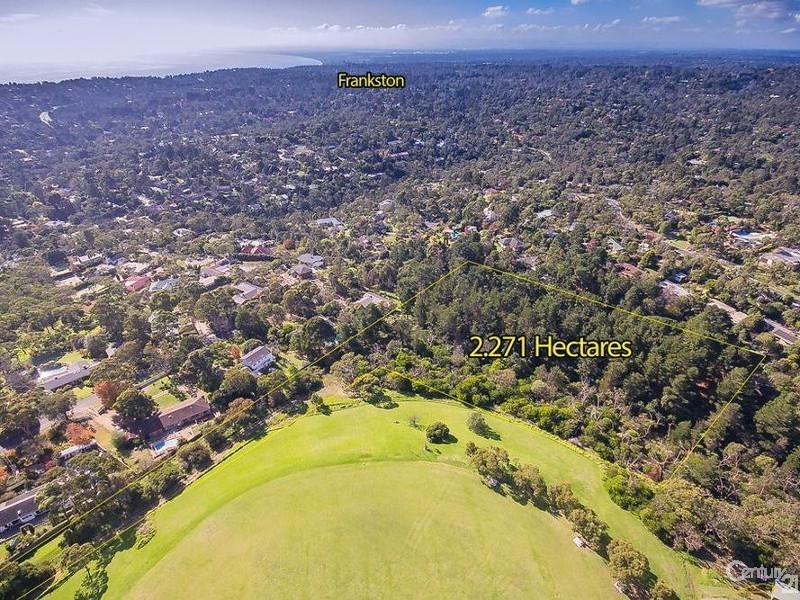 273 Canadian Bay Road, Mount Eliza VIC 3930