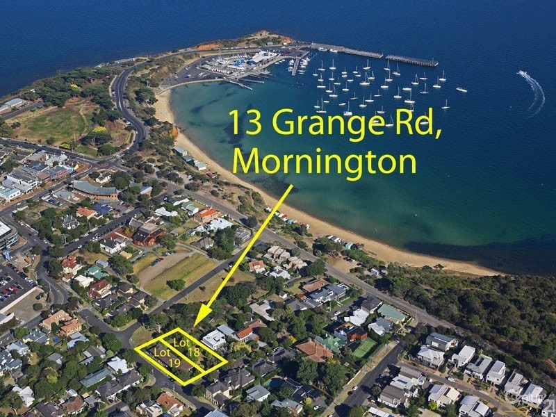 13 Grange Road, Mornington VIC 3931