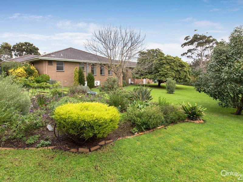 13 Grange Road, Mornington VIC 3931