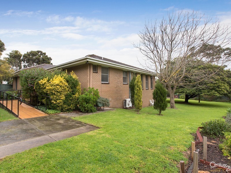 13 Grange Road, Mornington VIC 3931