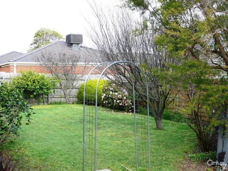 2/15 Neptune Street, Mornington VIC 3931