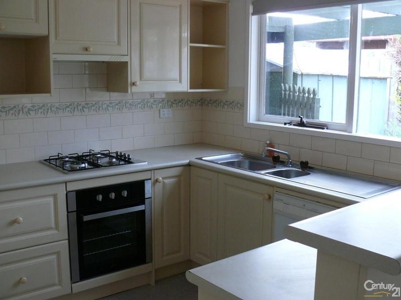 2/15 Neptune Street, Mornington VIC 3931