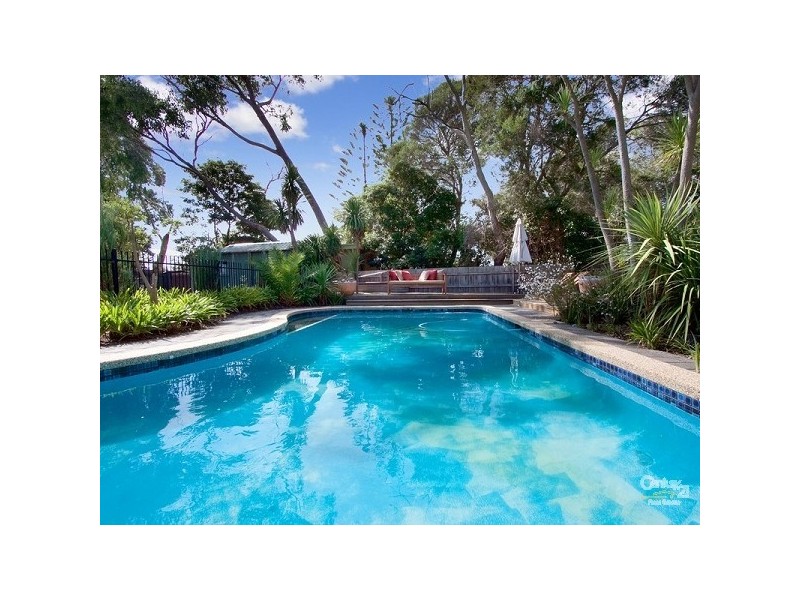 11 Koetong Parade, Mount Eliza VIC 3930