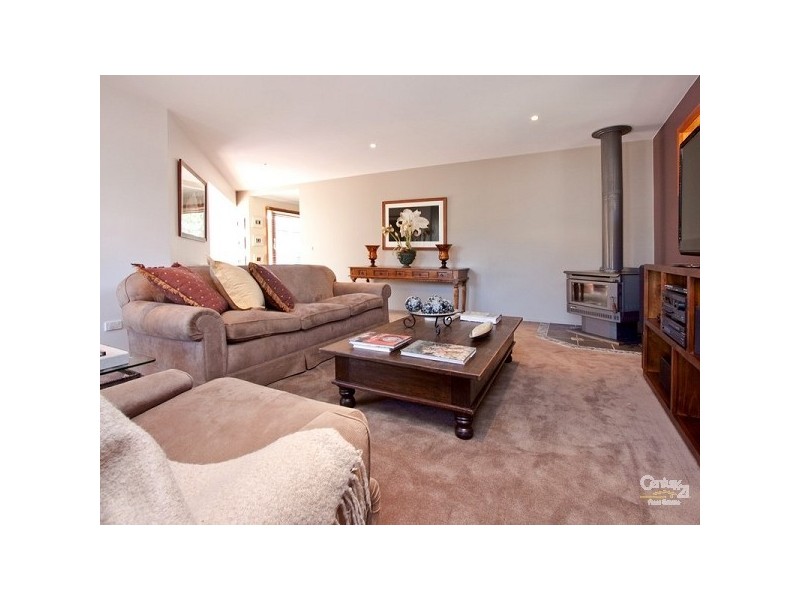 11 Koetong Parade, Mount Eliza VIC 3930