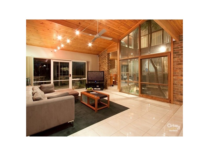 20 McCutcheon Close, Mount Eliza VIC 3930