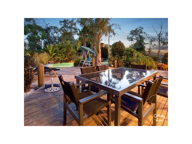 20 McCutcheon Close, Mount Eliza VIC 3930