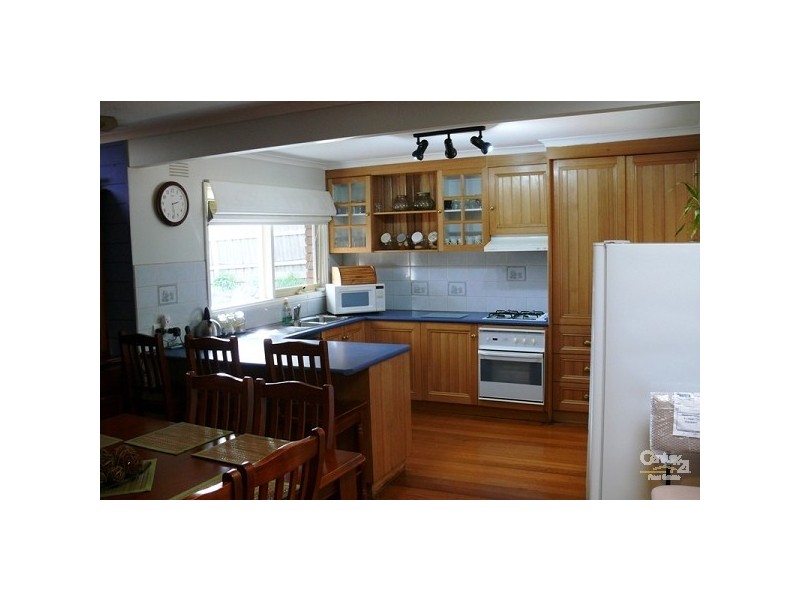 6 Lowan Court, Frankston VIC 3199