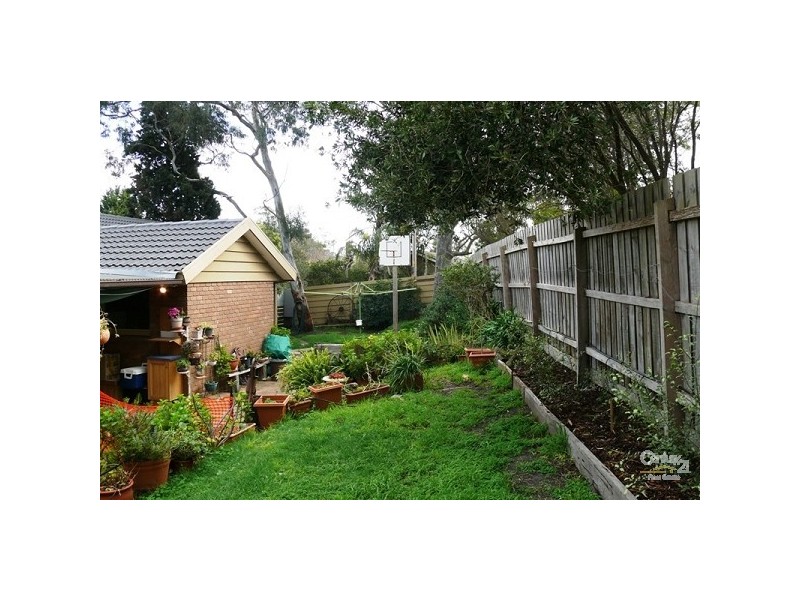 6 Lowan Court, Frankston VIC 3199