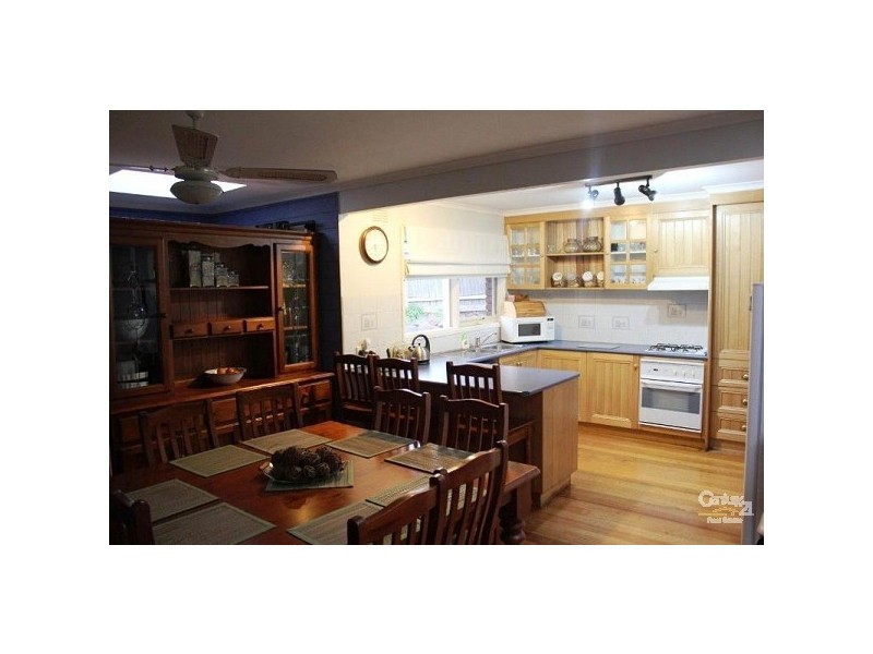 6 Lowan Court, Frankston VIC 3199