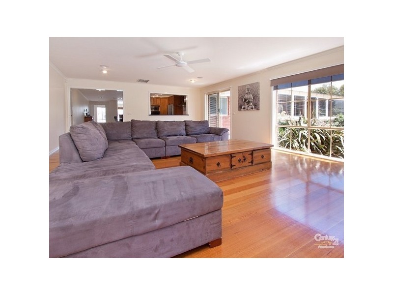 1 Sarshas Way, Mount Martha VIC 3934