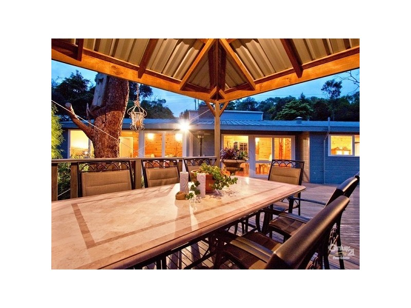 17 Millbank Drive, Mount Eliza VIC 3930