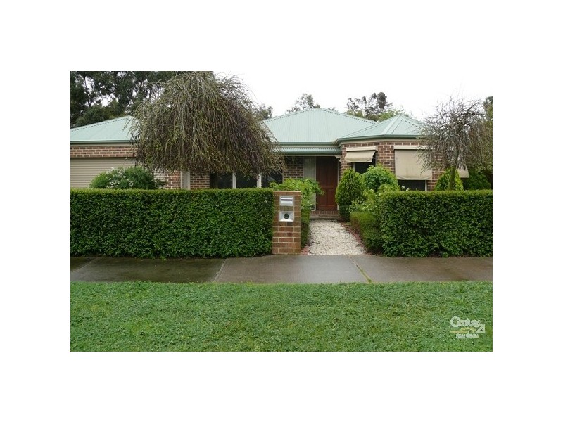 16 Layton Crescent, Mount Martha VIC 3934