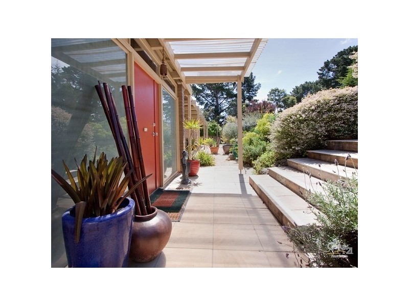 24 Erang Drive, Mount Eliza VIC 3930