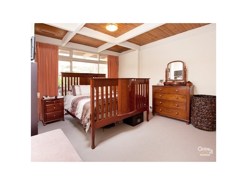 24 Erang Drive, Mount Eliza VIC 3930