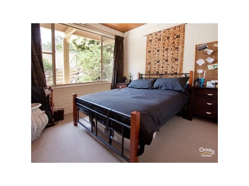 24 Erang Drive, Mount Eliza VIC 3930