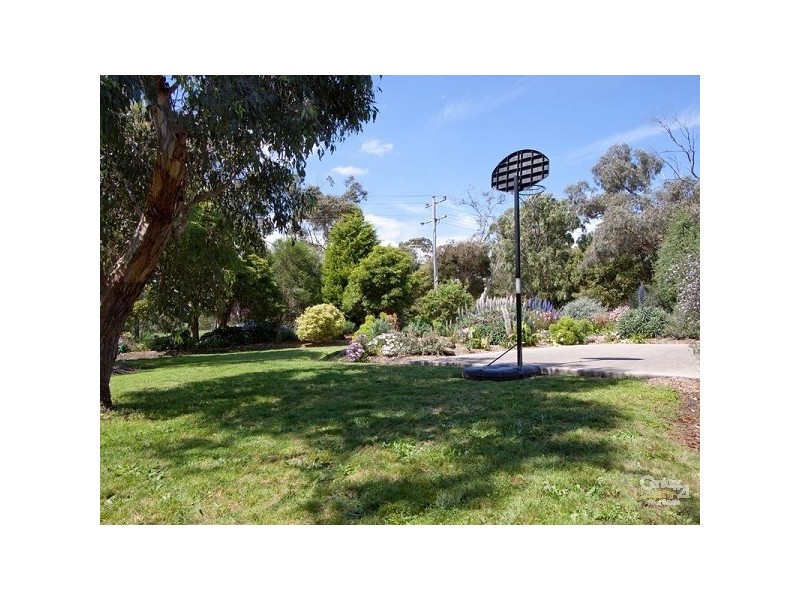 24 Erang Drive, Mount Eliza VIC 3930