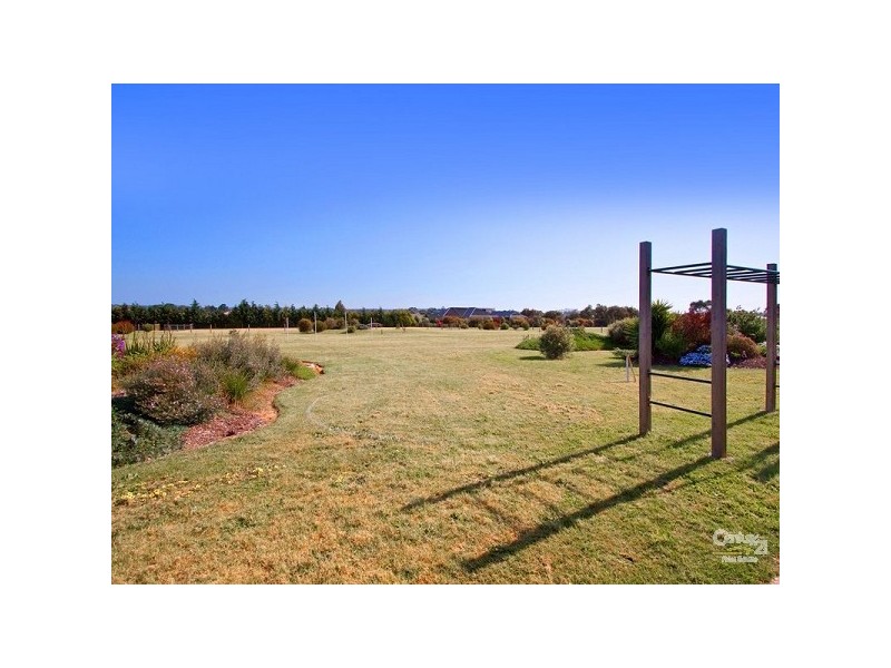 24 Benton Grange Drive, Mornington VIC 3931